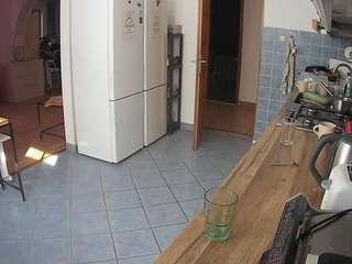voyeurcam-julmodels-kitchen