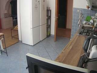 voyeurcam-julmodels-kitchen