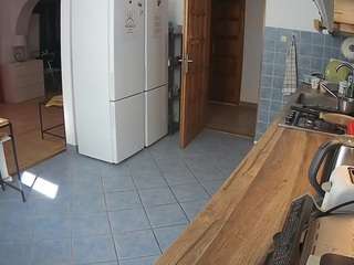 voyeurcam-julmodels-kitchen