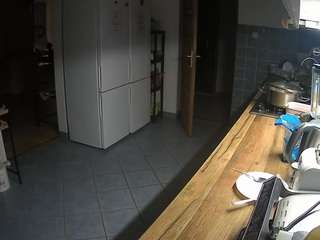 voyeurcam-julmodels-kitchen