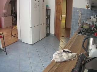voyeurcam-julmodels-kitchen