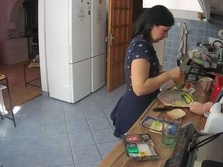 voyeurcam-julmodels-kitchen