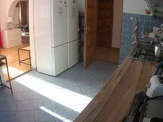 voyeurcam-julmodels-kitchen