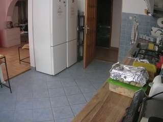 voyeurcam-julmodels-kitchen