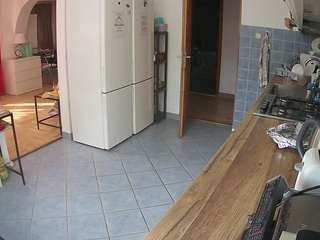 voyeurcam-julmodels-kitchen