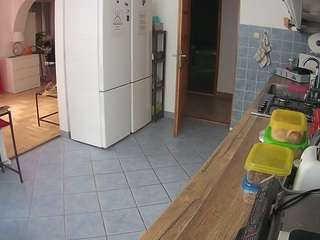 voyeurcam-julmodels-kitchen