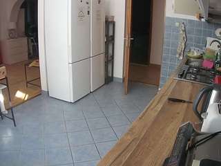 voyeurcam-julmodels-kitchen