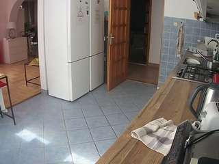 voyeurcam-julmodels-kitchen