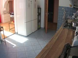 voyeurcam-julmodels-kitchen