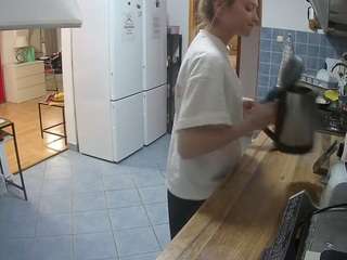 voyeurcam-julmodels-kitchen