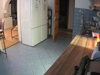 voyeurcam-julmodels-kitchen