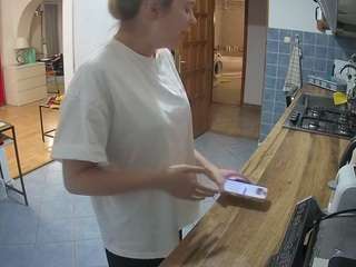 voyeurcam-julmodels-kitchen
