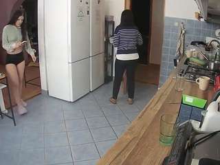 voyeurcam-julmodels-kitchen
