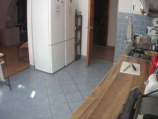 voyeurcam-julmodels-kitchen
