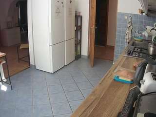 voyeurcam-julmodels-kitchen