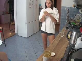 voyeurcam-julmodels-kitchen