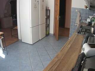 voyeurcam-julmodels-kitchen