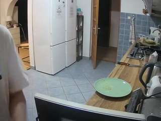 voyeurcam-julmodels-kitchen