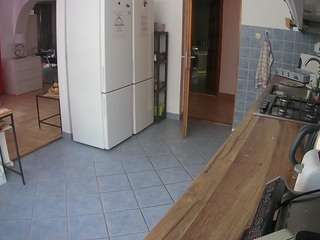 voyeurcam-julmodels-kitchen