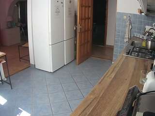 voyeurcam-julmodels-kitchen