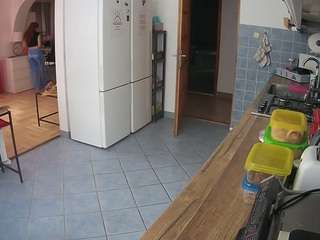 voyeurcam-julmodels-kitchen