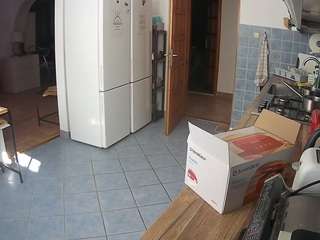 voyeurcam-julmodels-kitchen