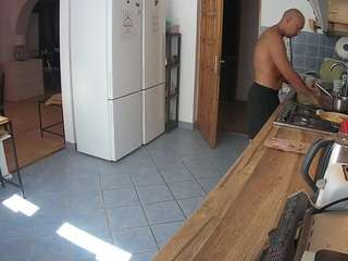 voyeurcam-julmodels-kitchen