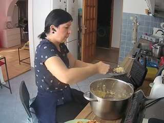 voyeurcam-julmodels-kitchen