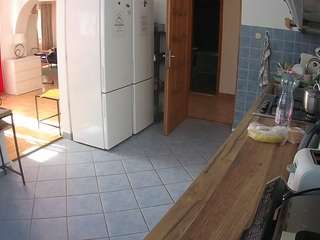 voyeurcam-julmodels-kitchen