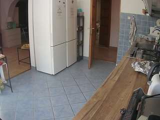 voyeurcam-julmodels-kitchen