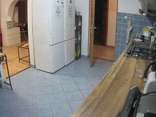 voyeurcam-julmodels-kitchen