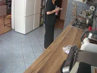 voyeurcam-julmodels-kitchen