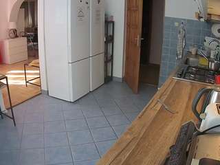 voyeurcam-julmodels-kitchen