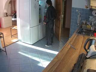 voyeurcam-julmodels-kitchen