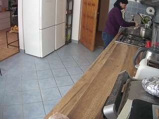 voyeurcam-julmodels-kitchen