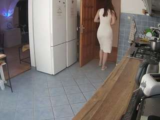voyeurcam-julmodels-kitchen