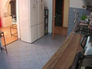 voyeurcam-julmodels-kitchen