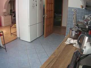 voyeurcam-julmodels-kitchen