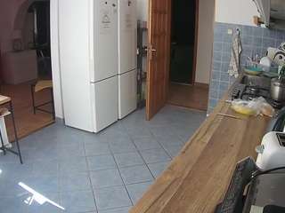 voyeurcam-julmodels-kitchen