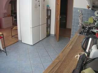 voyeurcam-julmodels-kitchen