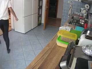 voyeurcam-julmodels-kitchen