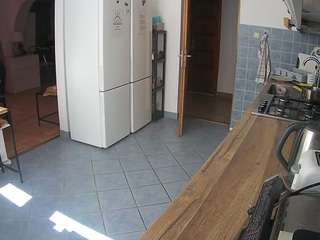voyeurcam-julmodels-kitchen