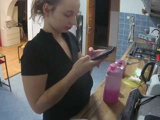 voyeurcam-julmodels-kitchen