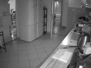 voyeurcam-julmodels-kitchen