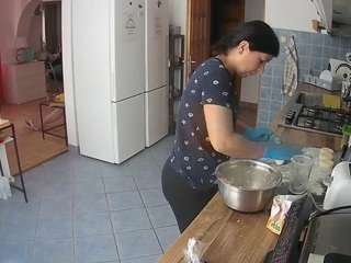 voyeurcam-julmodels-kitchen