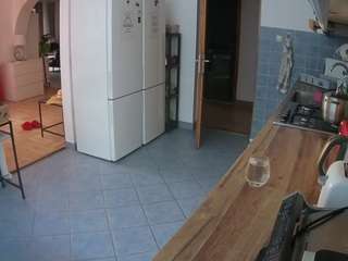 voyeurcam-julmodels-kitchen