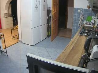 voyeurcam-julmodels-kitchen