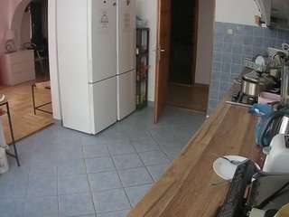 voyeurcam-julmodels-kitchen