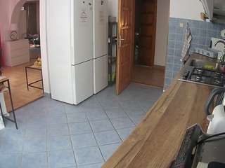 voyeurcam-julmodels-kitchen