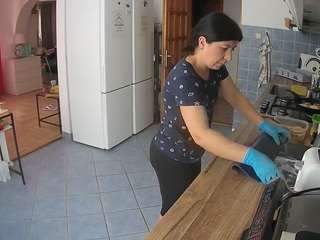 voyeurcam-julmodels-kitchen